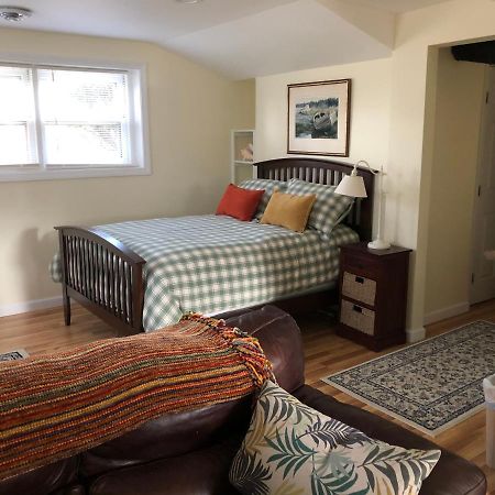 Cozy Garden Apartment Along The Shoreline Guilford Exterior photo